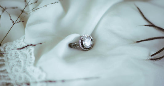 10 Stunning Vintage Engagement Ring Styles to Inspire You