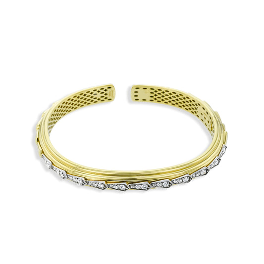 Bangle in 18k Gold with Diamonds