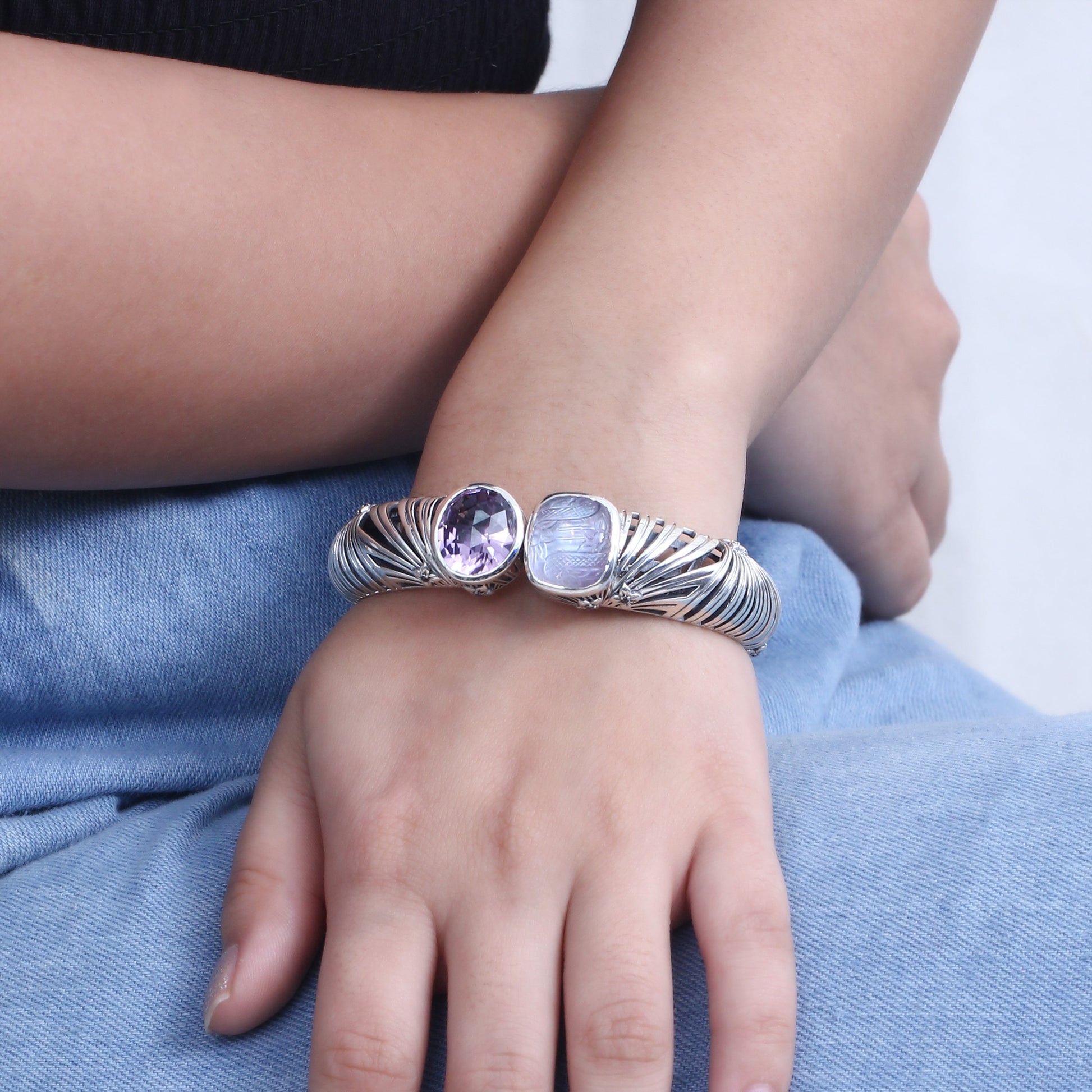 carventurous-faceted-amethyst-hand-carved-natural-quartz-mother-of-pearl-and-amethyst-open-and-close-bangle-in-sterling-silver