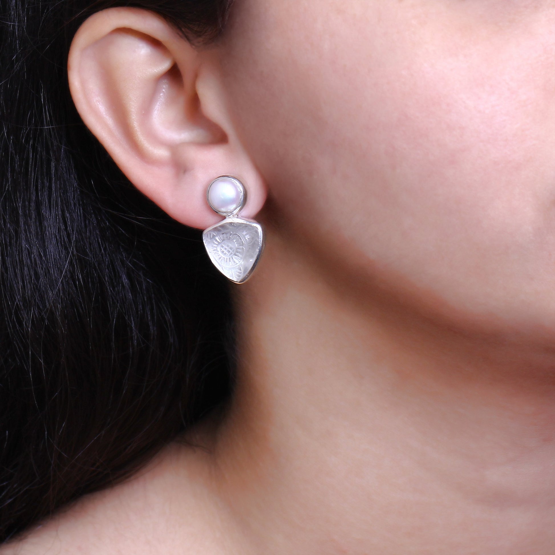 carventurous-white-pearl-hand-carved-natural-quartz-and-mother-of-pearl-clip-earrings-in-sterling-silver