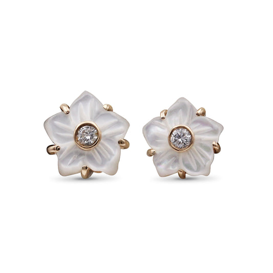 luxury-colorbloom-8-00mm-white-mother-of-pearl-flower-and-white-diamond-earring-in-18k-gold