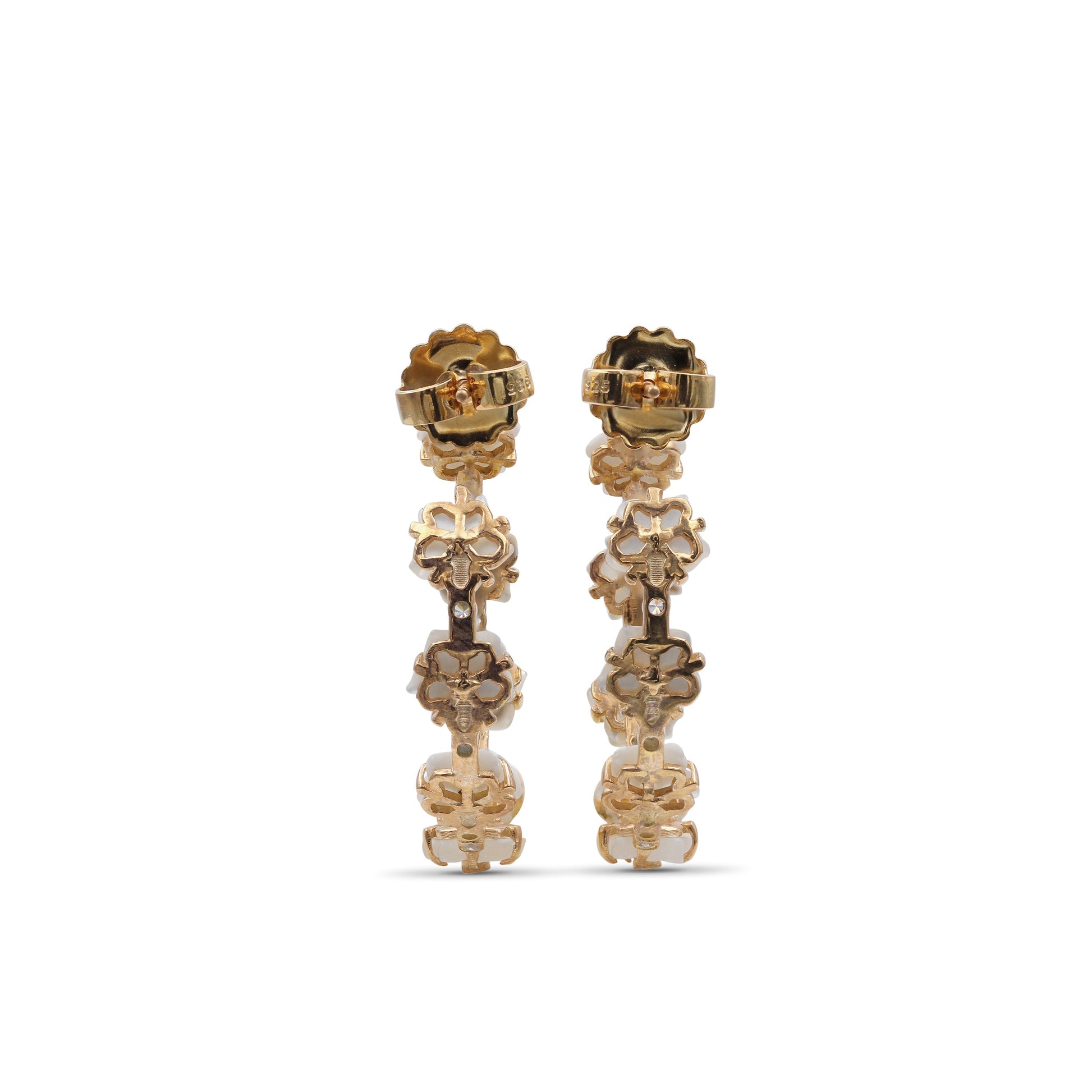 colorbloom-8mm-white-mother-of-pearl-flower-and-white-diamond-0-35ct-earring-in-18k-gold