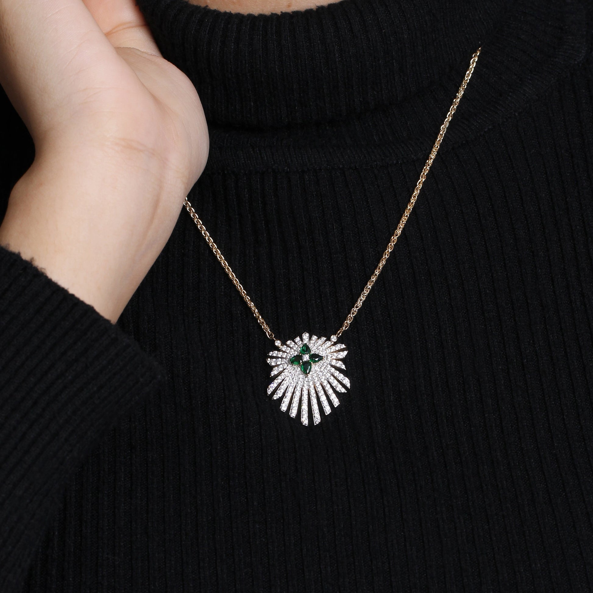 sunray-emerald-0-55ct-and-diamond-1-35ct-pendant-in-18k-gold