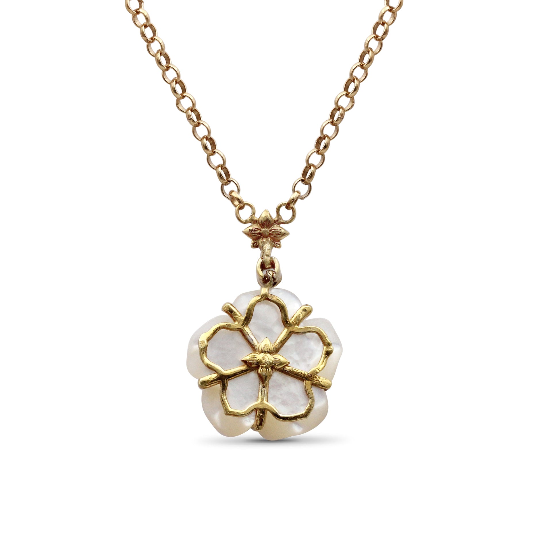 colorbloom-14mm-white-mother-of-pearl-flower-and-white-diamond-0-10ct-pendant-in-18k-gold