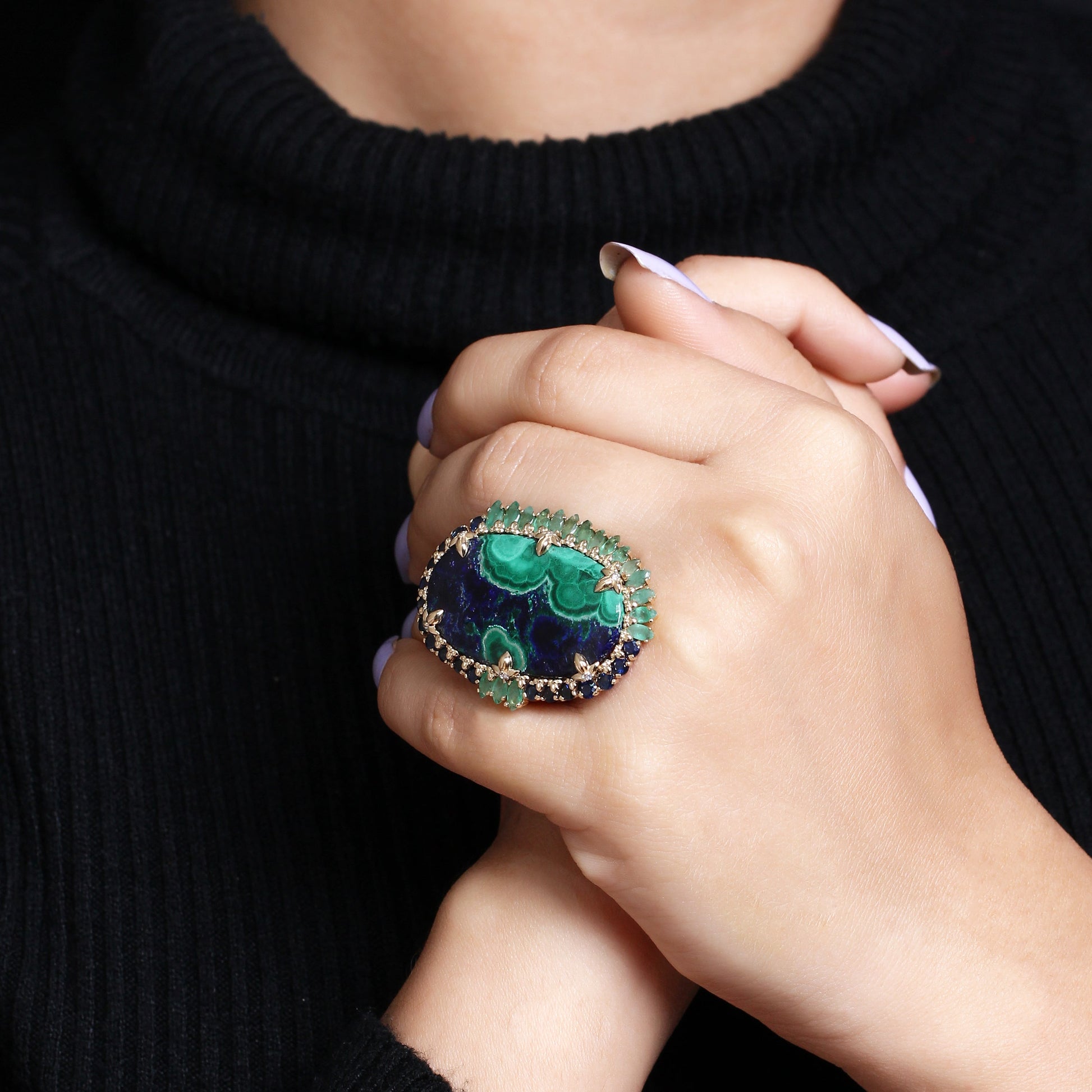 luxury-azurite-malachite-24-8ct-emerald-1-95ct-blue-sapphire-1-45ct-and-diamond-0-15ct-ring-in-18k-gold