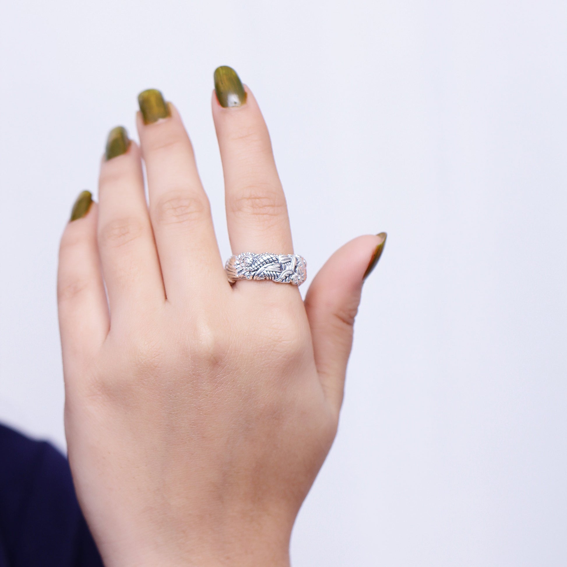 kyoto-flower-engraved-ring-in-sterling-silver