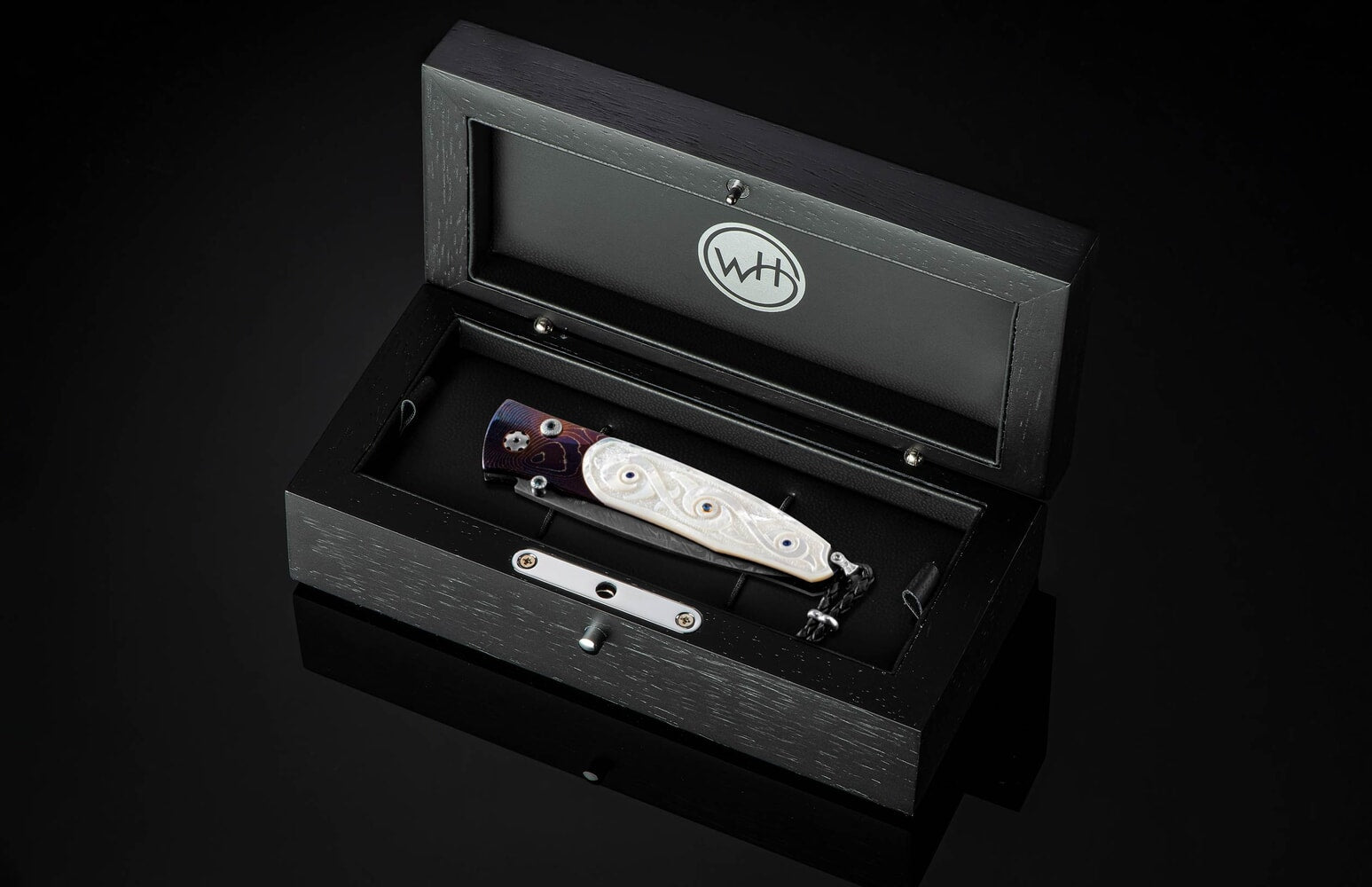 William Henry Hand-forged damascus pocketknife with carved pearl B30 SWIRL