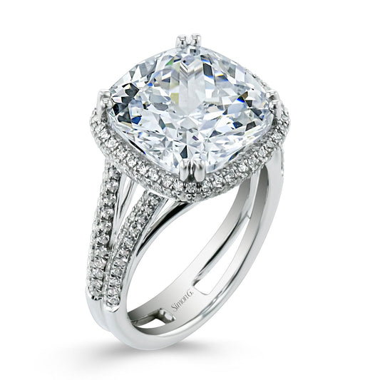 cushion-cut-halo-engagement-ring-in-18k-gold-with-diamonds