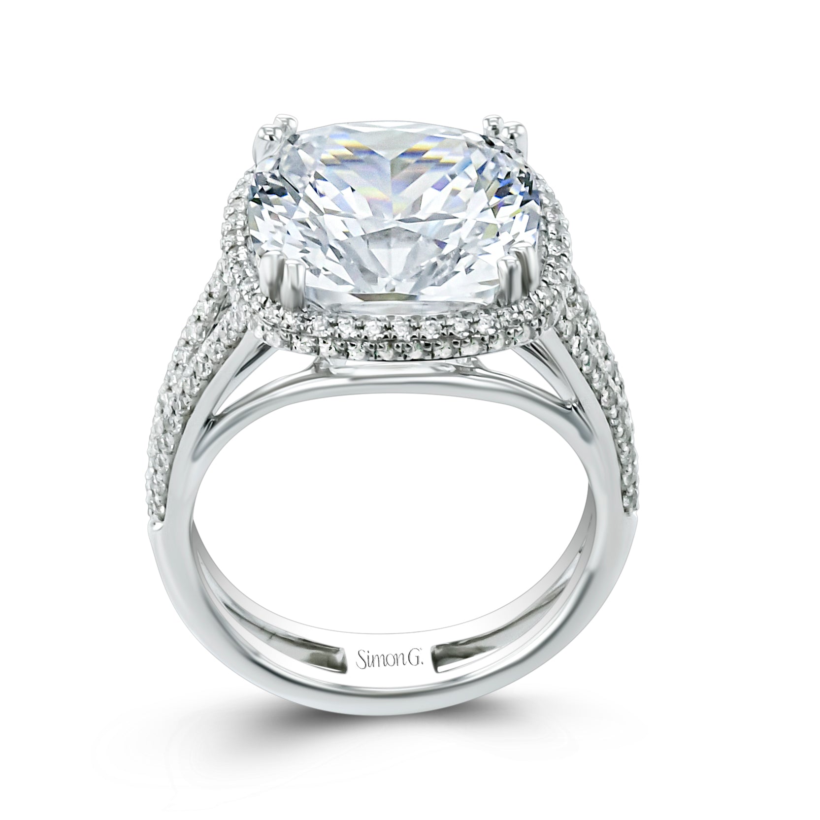 cushion-cut-halo-engagement-ring-in-18k-gold-with-diamonds