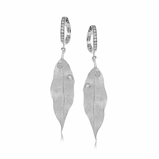 fallen-leaves-earrings-in-18k-gold-with-diamonds DE264