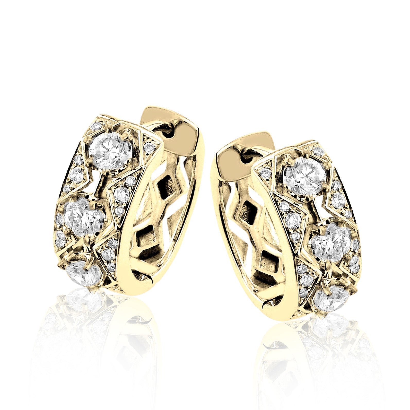 huggie-hoop-earrings-in-18k-gold-with-diamonds LE4680