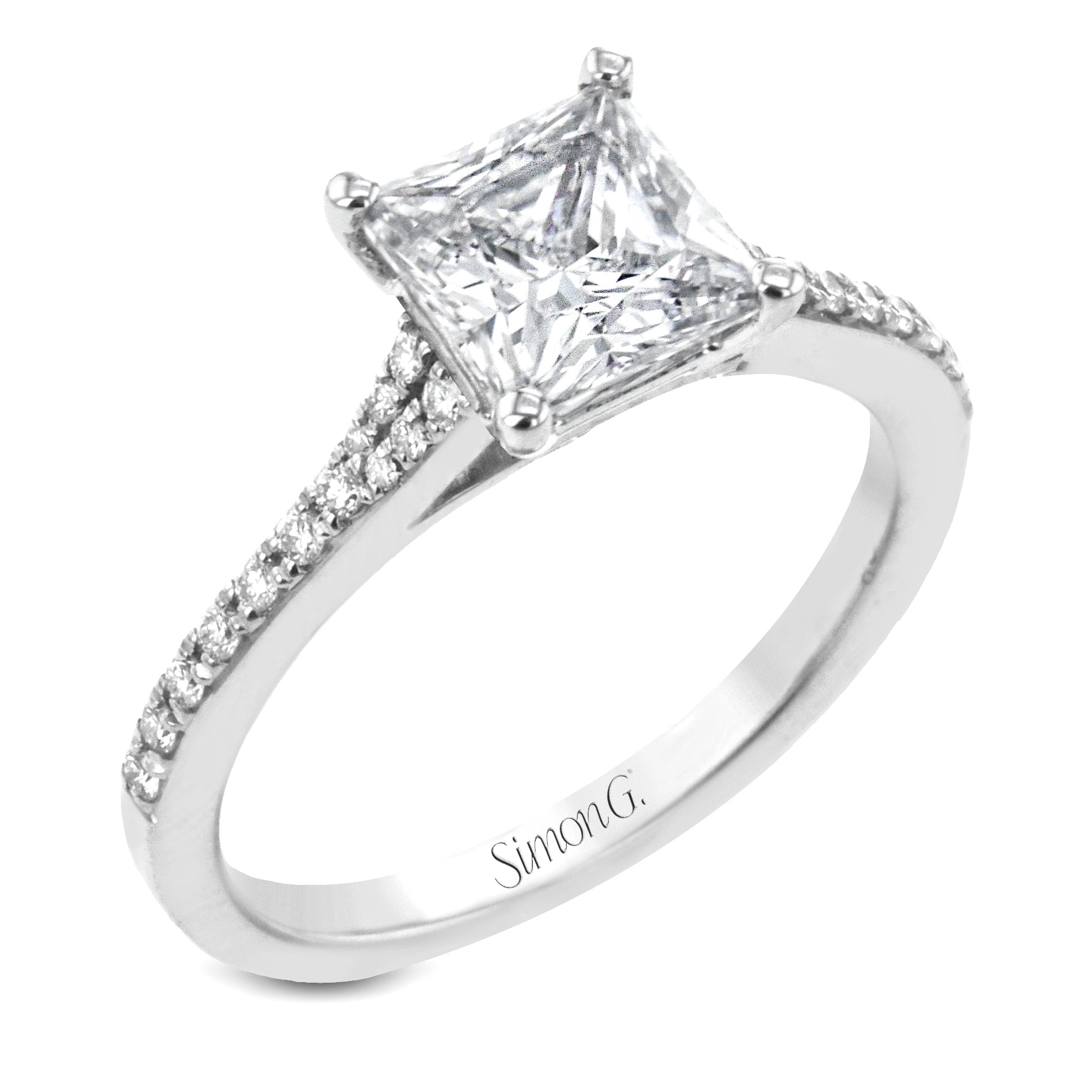 princess-cut-engagement-ring-in-18k-gold-with-diamonds