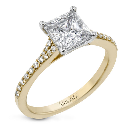 princess-cut-engagement-ring-in-18k-gold-with-diamonds