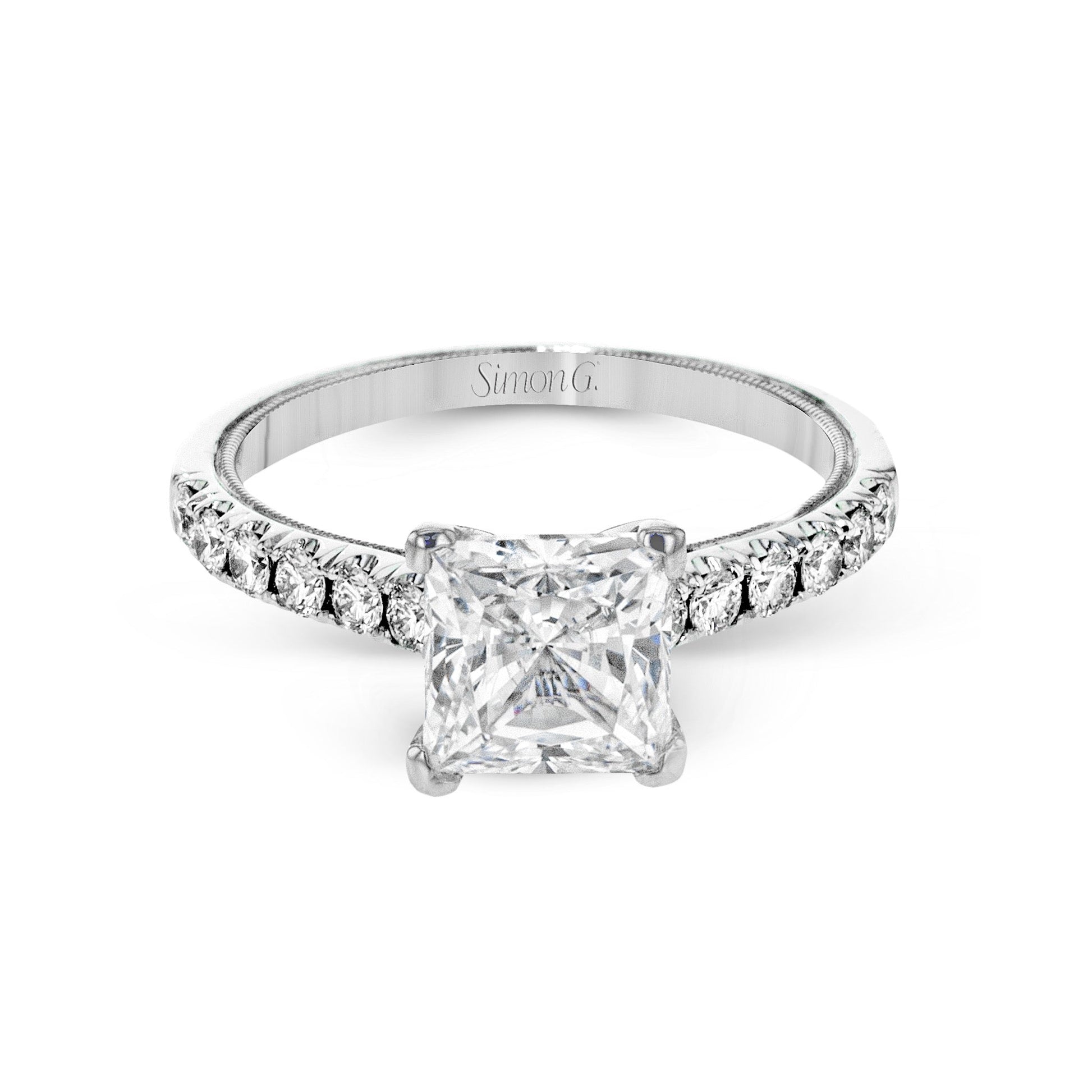 princess-cut-engagement-ring-in-18k-gold-with-diamonds