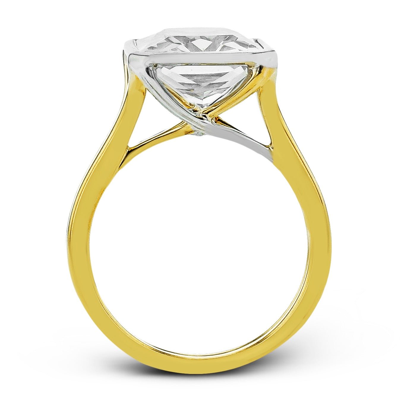 radiant-cut-engagement-ring-in-18k-gold-with-diamonds