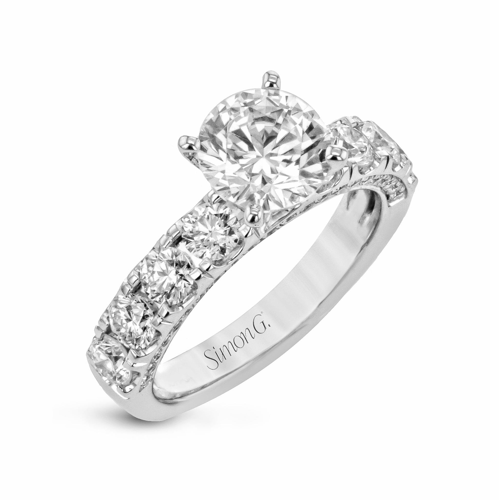 round-cut-engagement-ring-in-18k-gold-with-diamonds