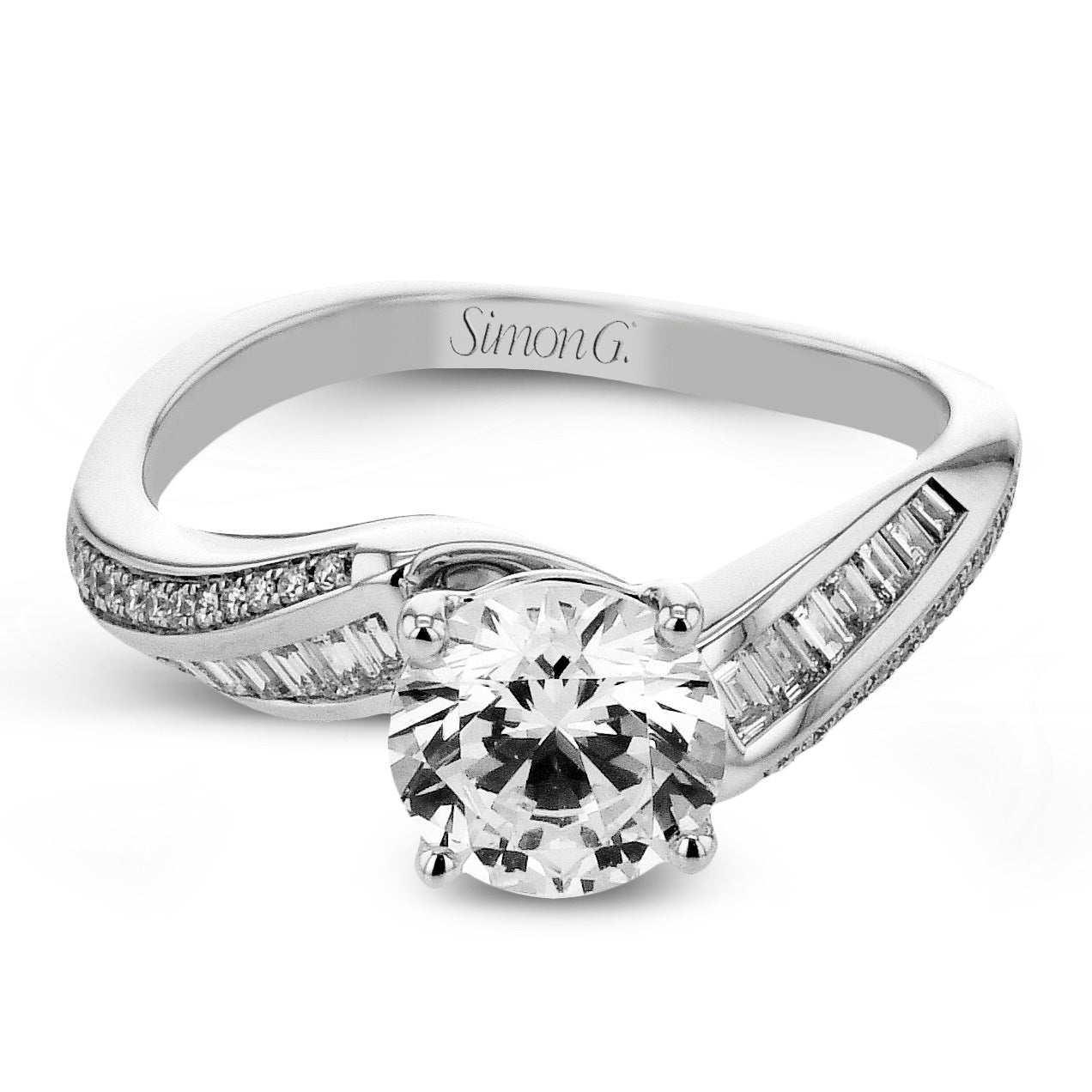 round-cut-engagement-ring-in-18k-gold-with-diamonds