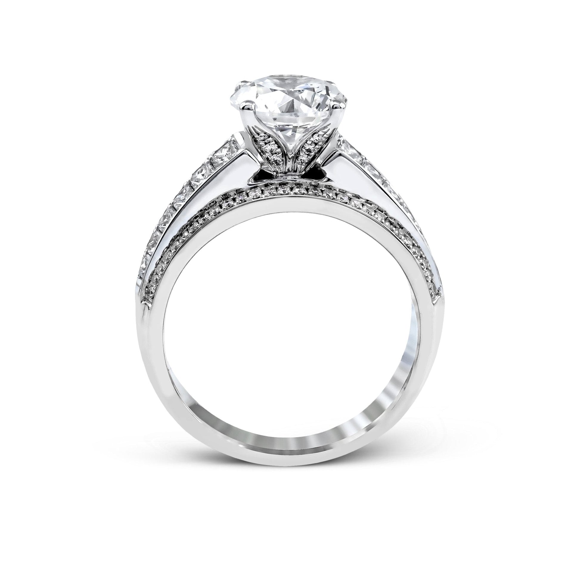round-cut-engagement-ring-in-18k-gold-with-diamonds