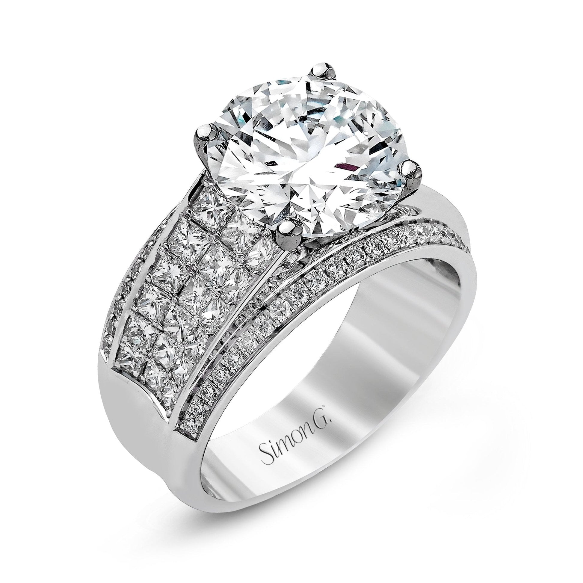 round-cut-engagement-ring-in-18k-gold-with-diamonds