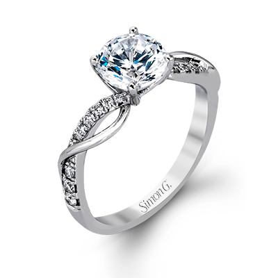 round-cut-engagement-ring-in-18k-gold-with-diamonds