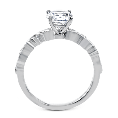 round-cut-engagement-ring-in-18k-gold-with-diamonds
