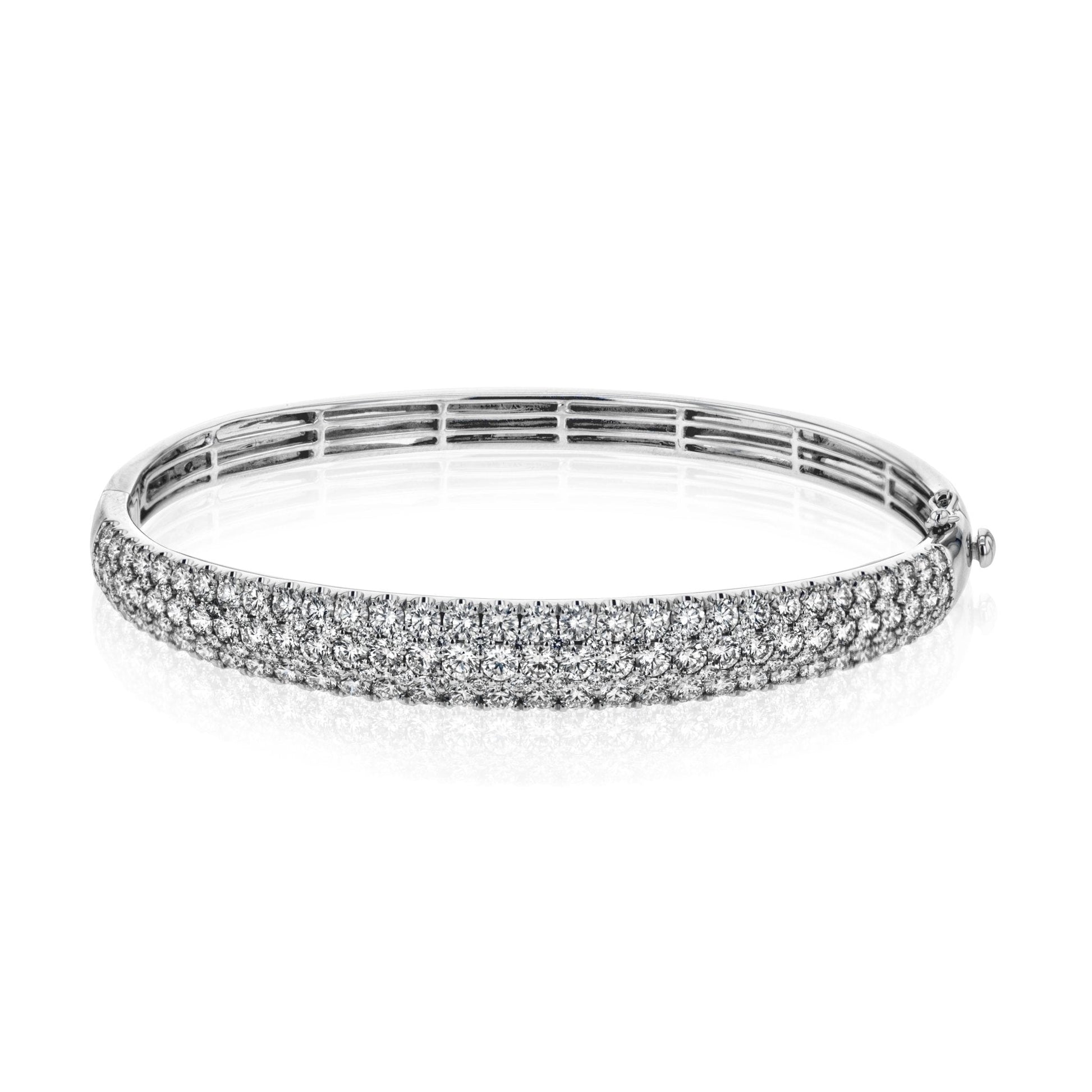 Simon-Set Bangle in 18k Gold with Diamonds