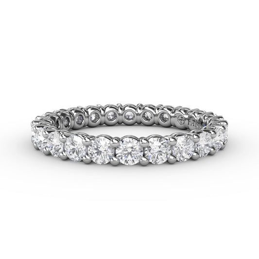 fana-chunky-shared-prong-eternity-band-w6113
