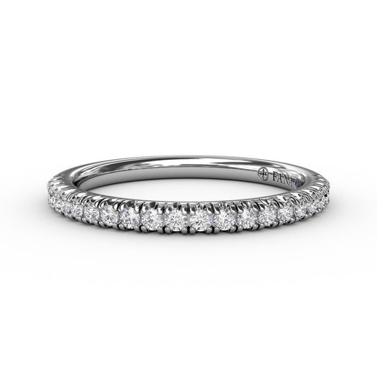fana-delicate-modern-pave-anniversary-band-w6110