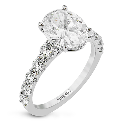 Oval-Cut Engagement Ring In 18k Gold With Diamonds LR2965