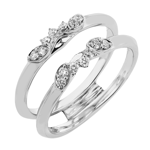 Round-cut Three-Stone Engagement Ring & Matching Wedding Band in 18k Gold with Diamonds LR3122