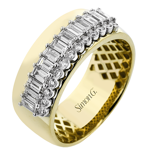 Right Hand Ring In 18k Gold With Diamonds LR4832