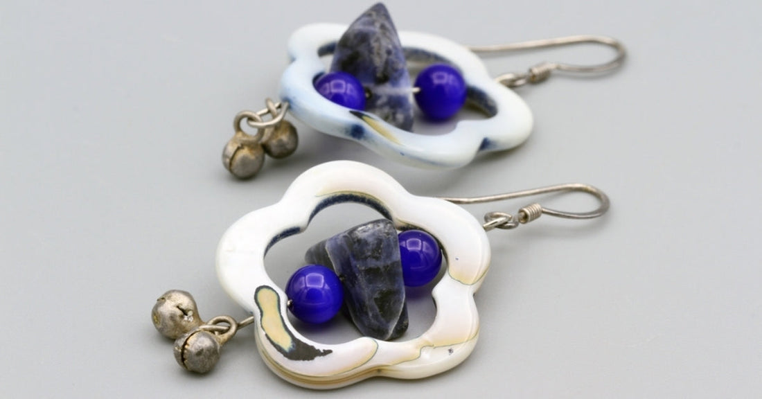 What Are the Most Lightweight Dangle Earrings for Comfort Seekers?