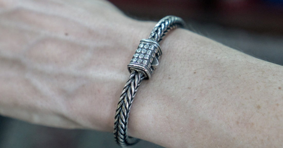 Why Are Titanium Bracelets the Must-Have Accessory for Men in 2025?