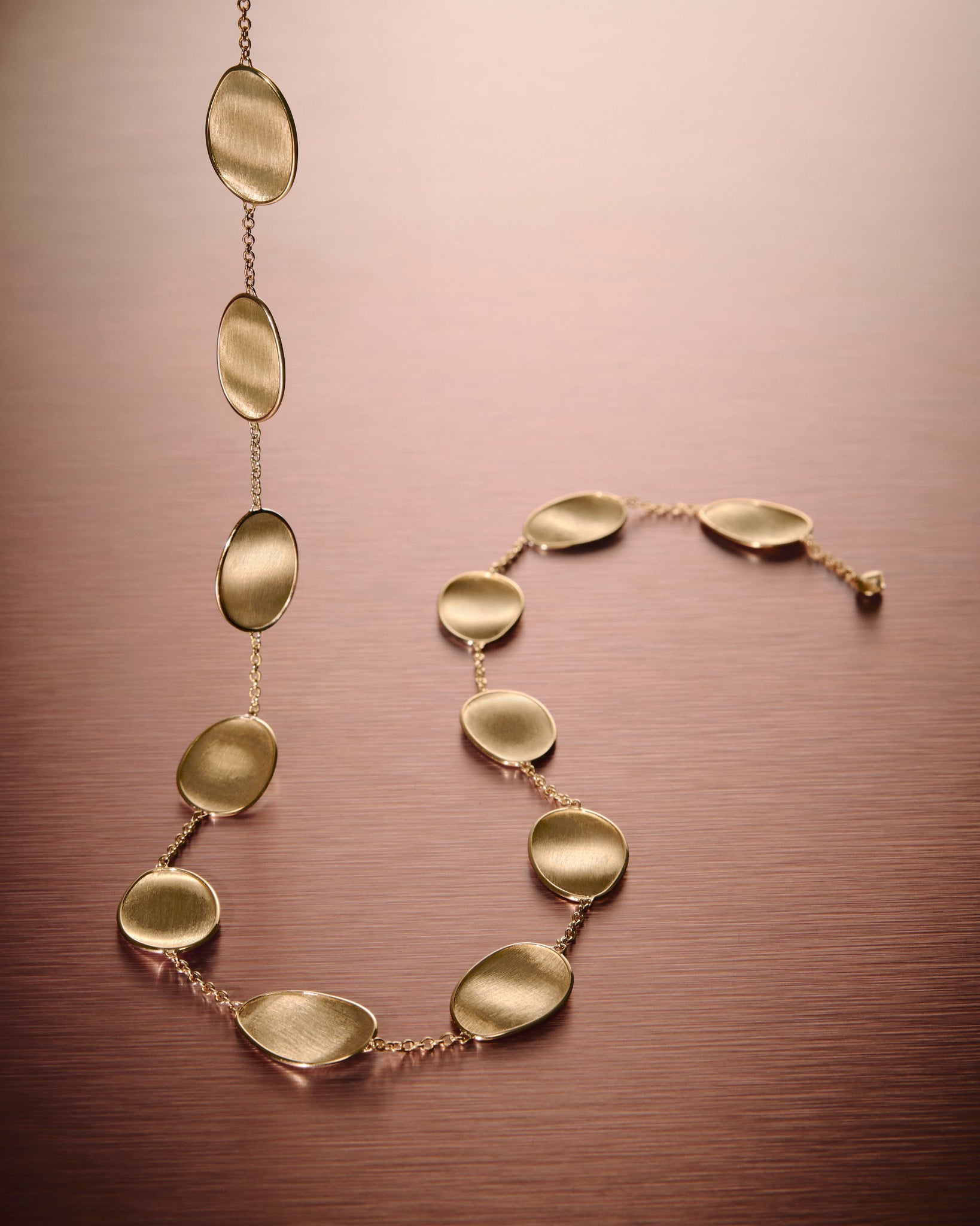 Gold light chain necklace