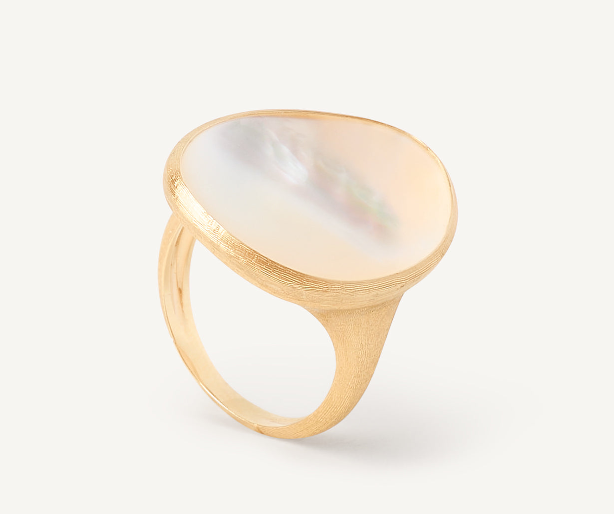 cocktail-ring-with-white-lunaria-mother-of-pearl