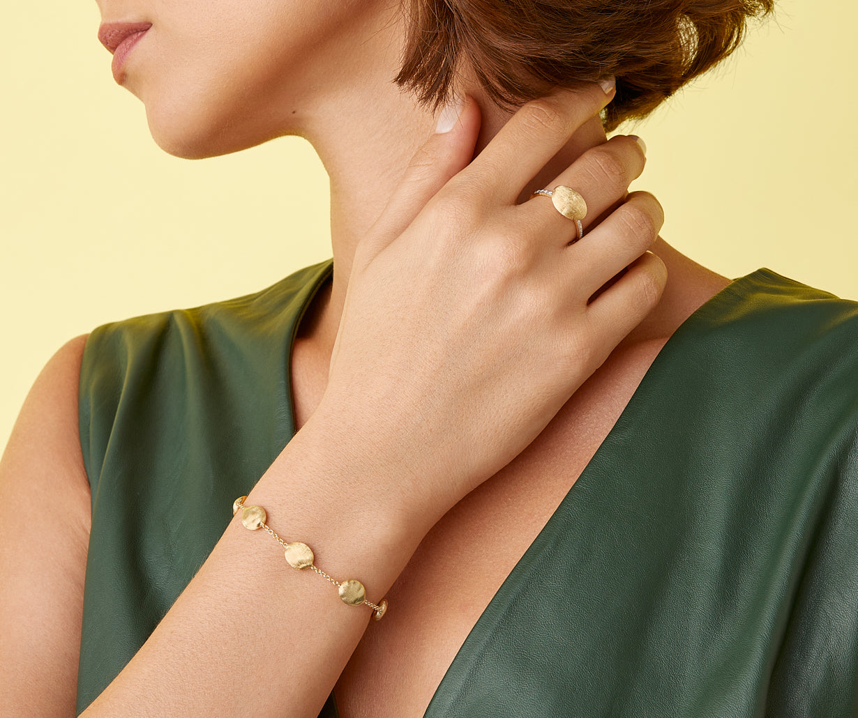 Bracelet with oval elements
