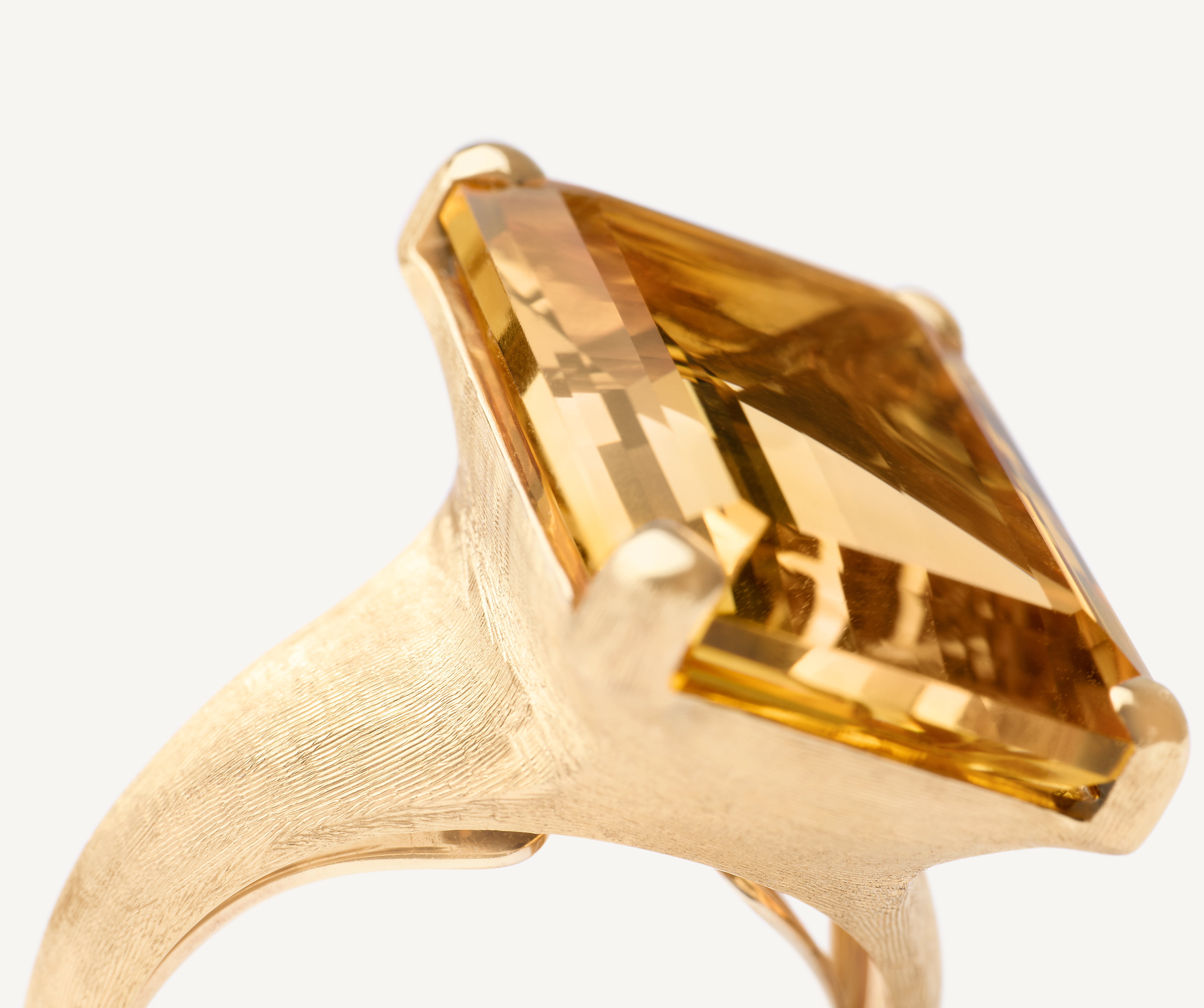 18K Yellow Gold Yellow Quartz Cocktail Ring