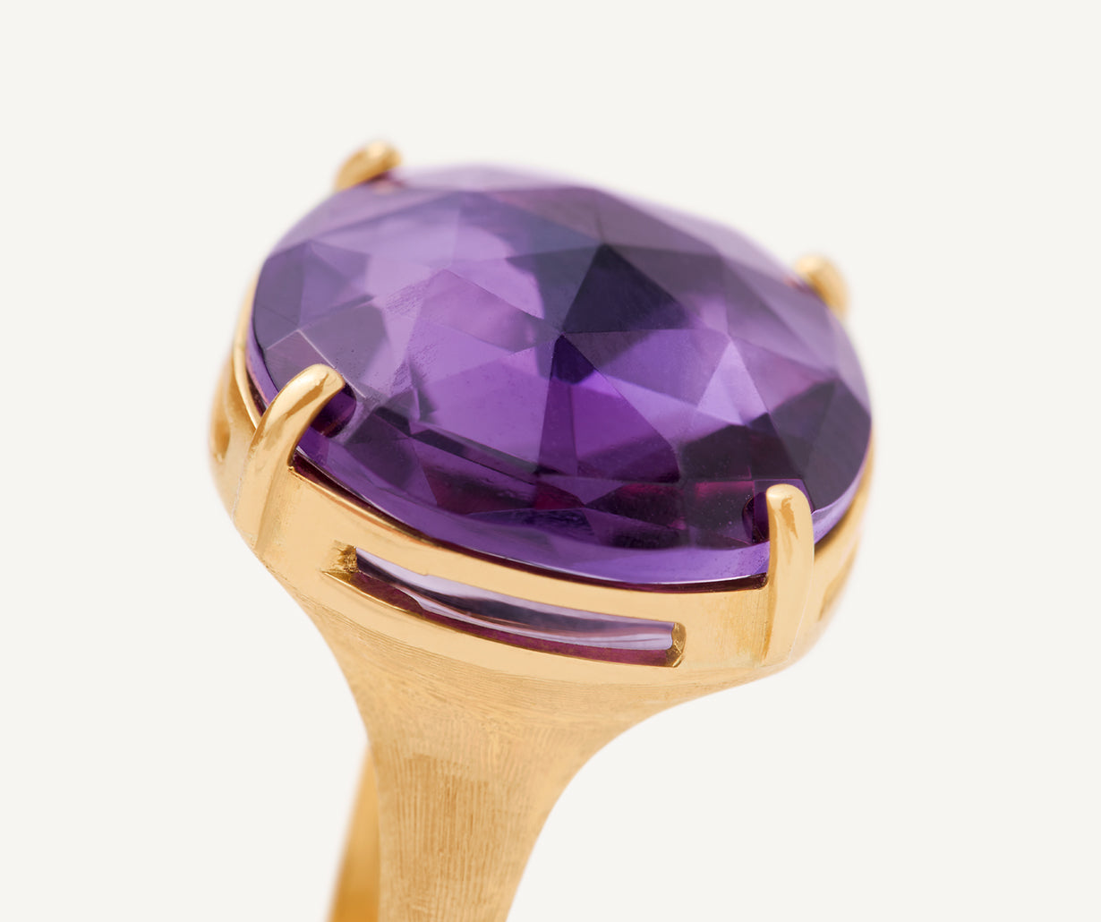 18kt Yellow Gold Amethyst Ring