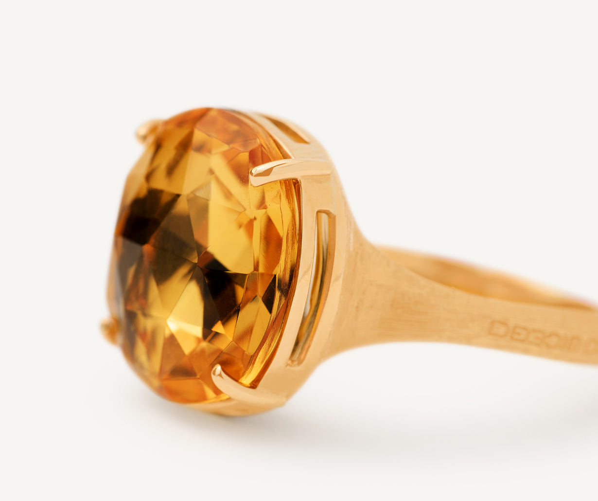 18kt Yellow Gold Quartz Ring