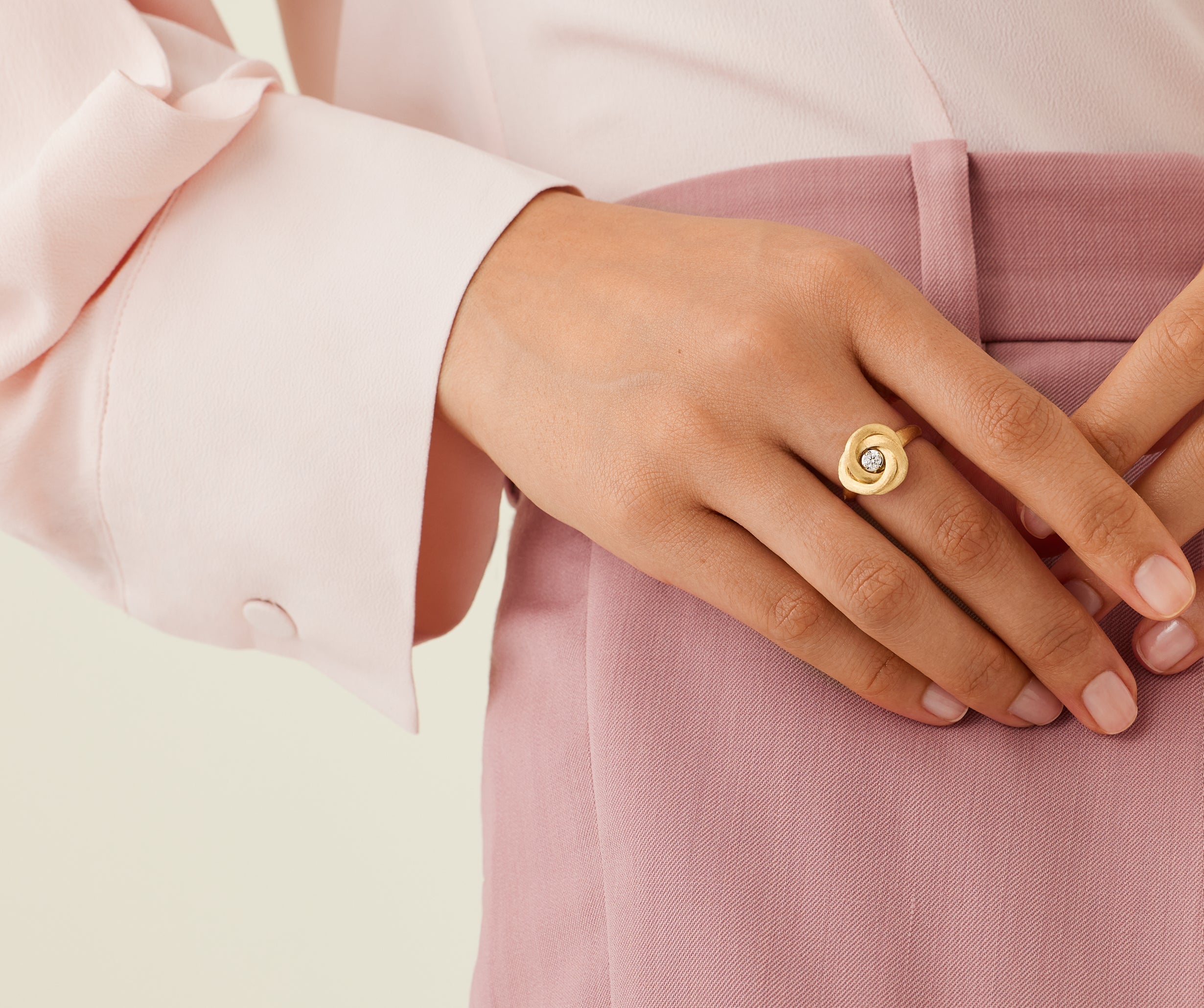 18K Yellow Gold Stackable Floral Ring With Diamond Center