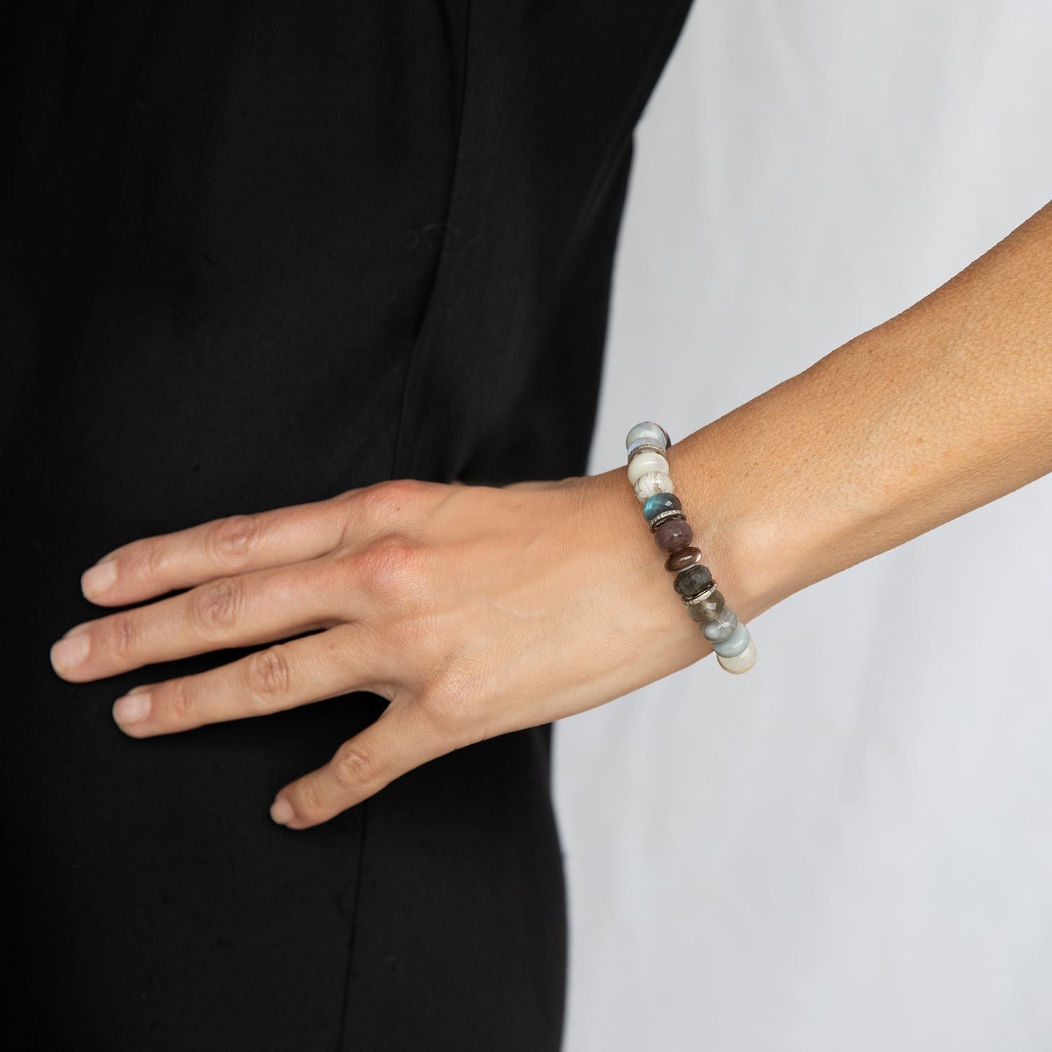 Neutral Gradient Bead Bracelet with 5 Diamond Rondelles B0003384