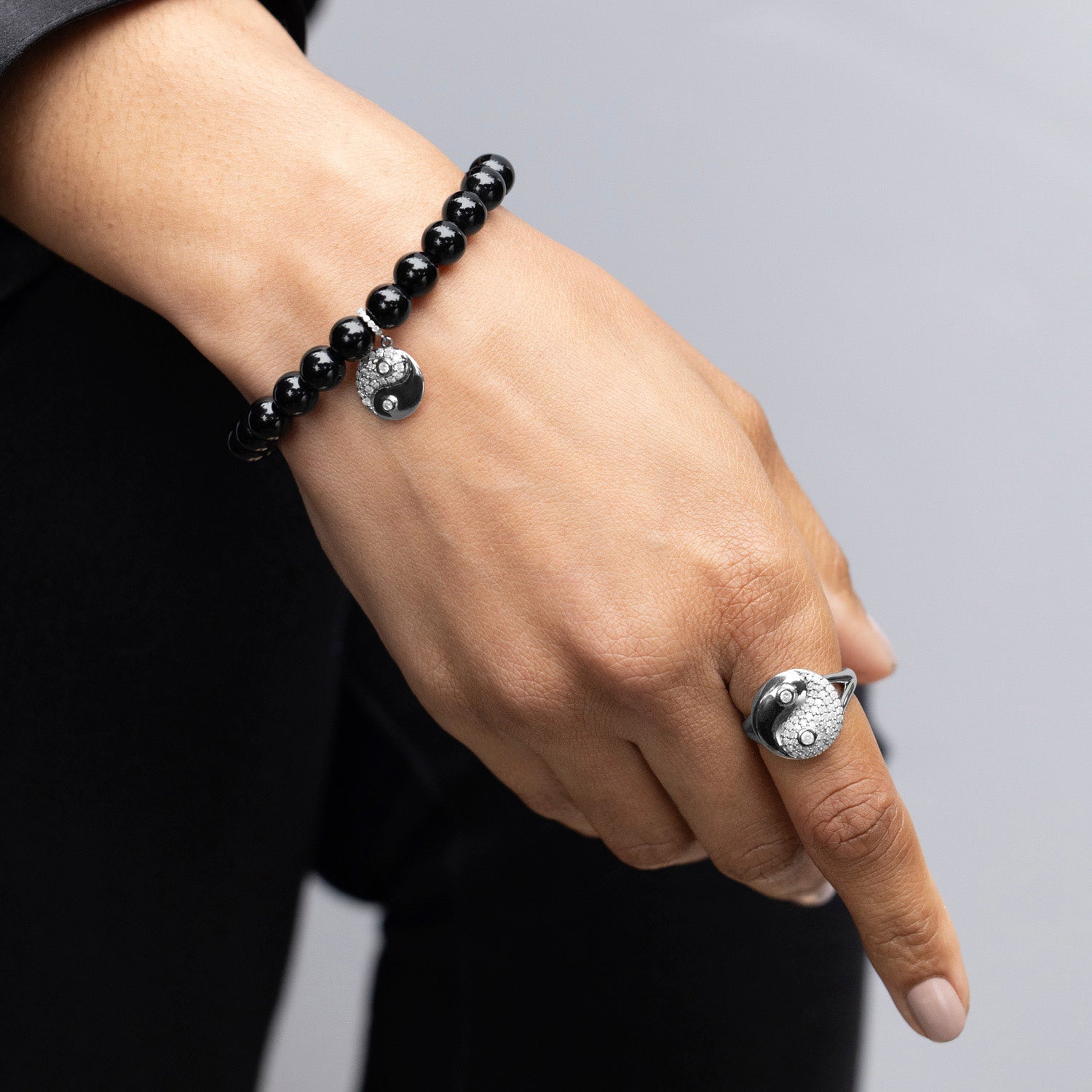 Onyx Bead Bracelet with Yin Yang Charm - 8mm B0004173