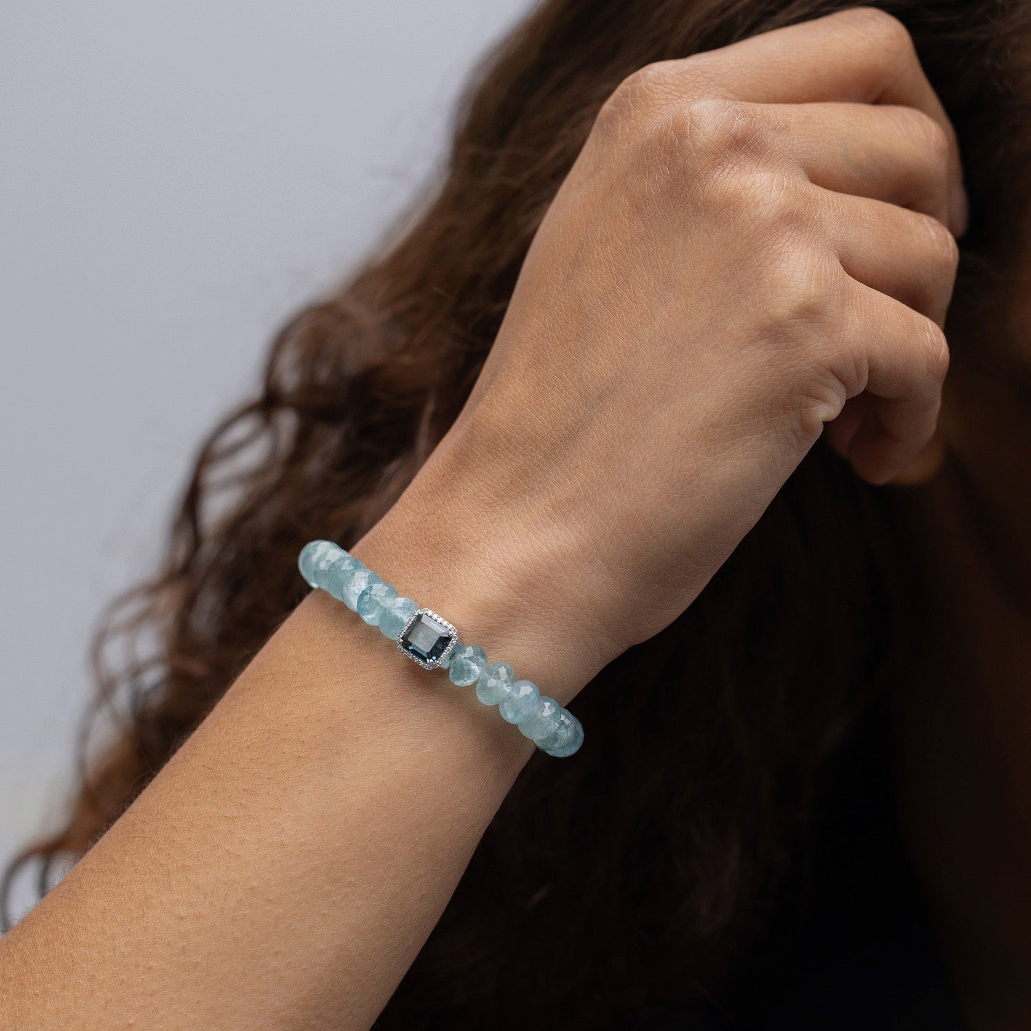 Aquamarine Bracelet with London Blue Topaz Bead Connector - 8mm B0004188