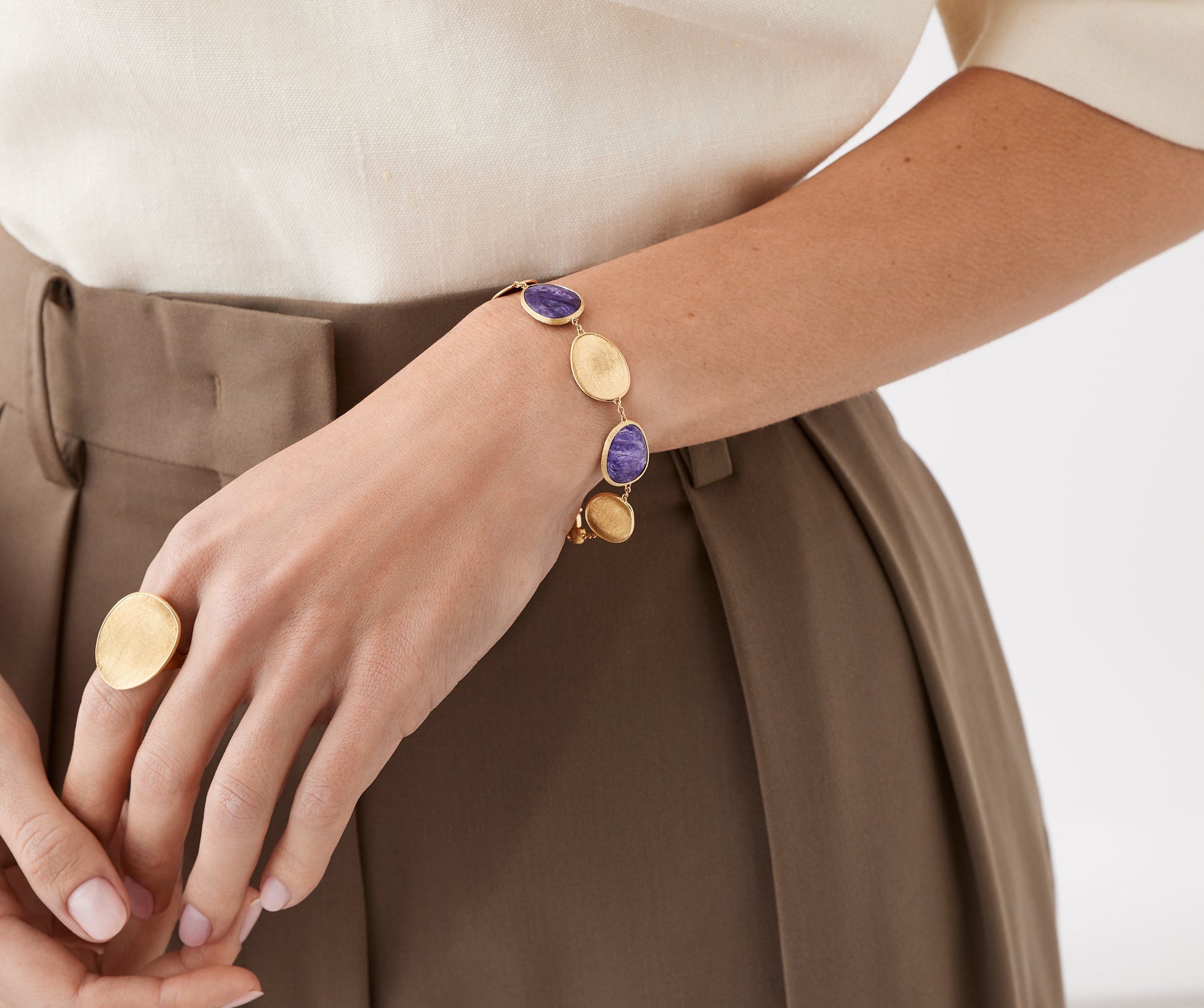 18K Yellow Gold Bracelet with Charoite