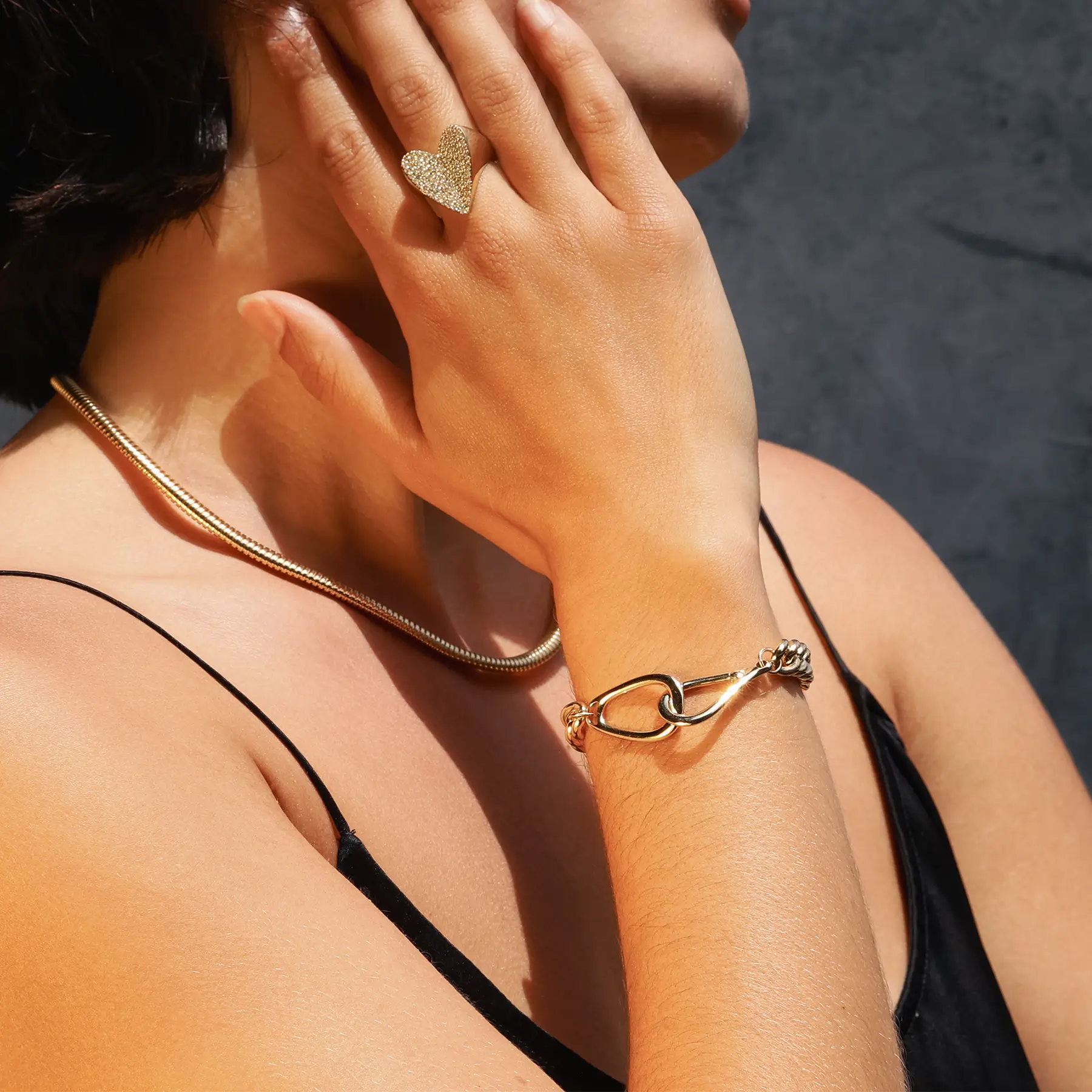14k Curb Chain Bracelet with Heritage Buckle Clasp BG001321