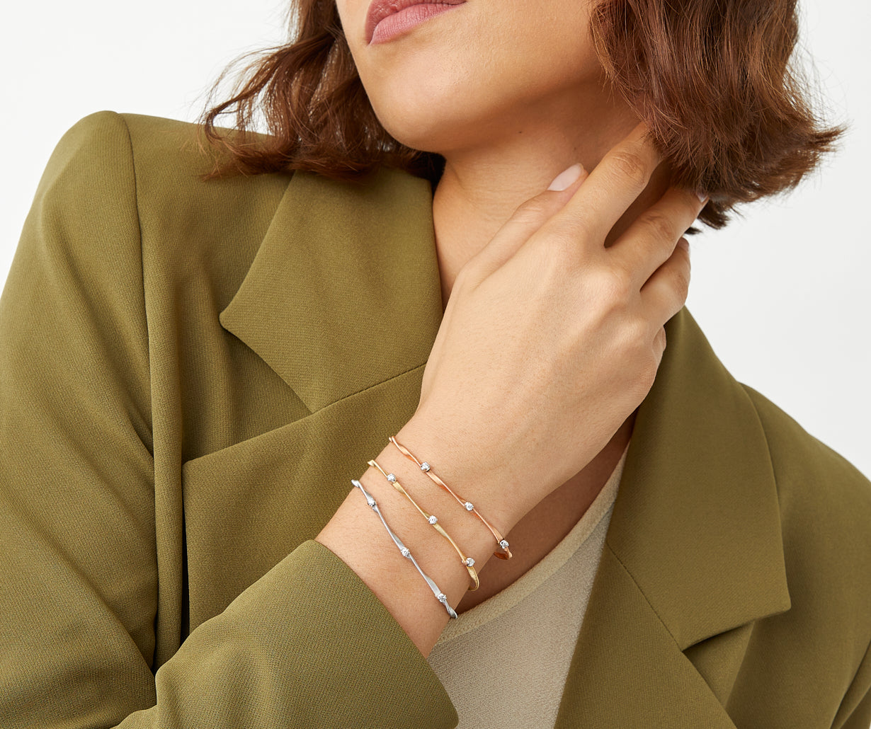 Diamond yellow gold bangle bracelet