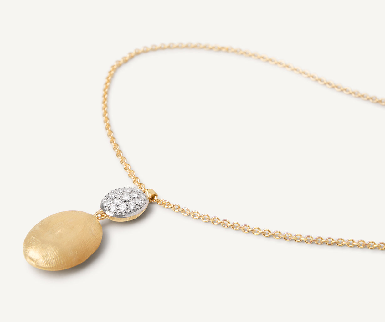 Pendant chain necklace with diamonds