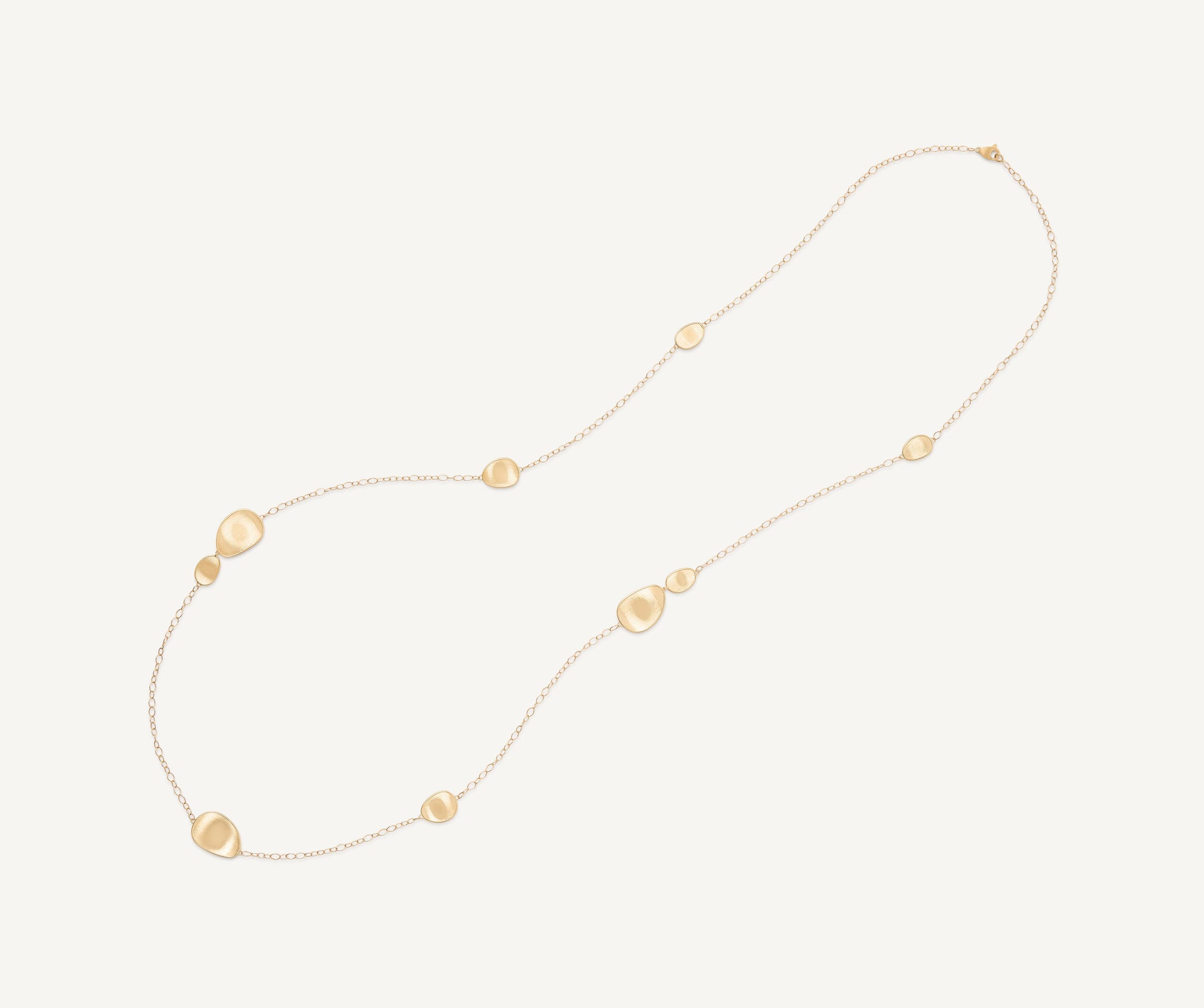 Long sautoir with irregular chain