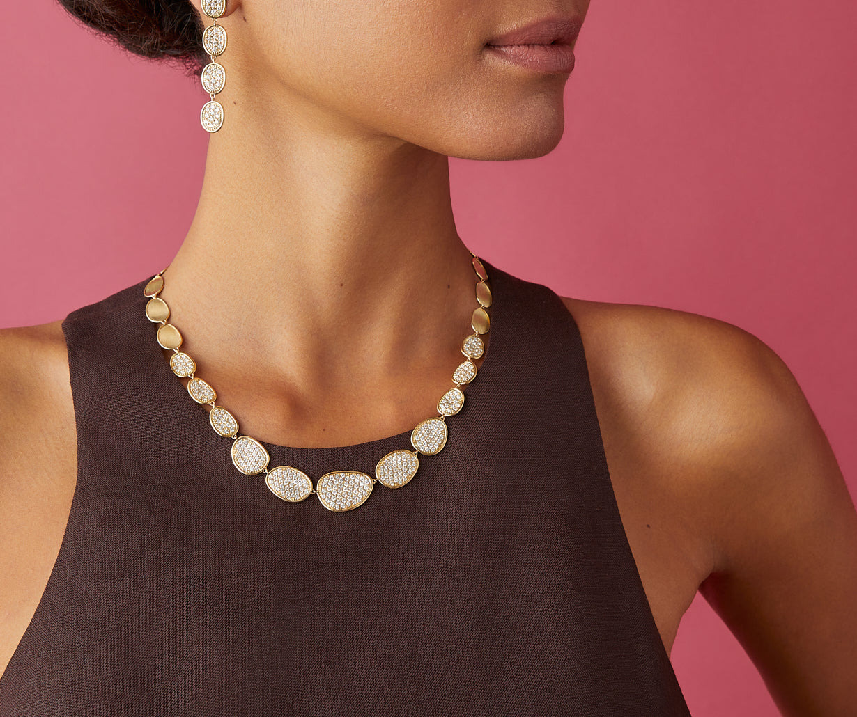 Diamond necklace with gold leaf degradé