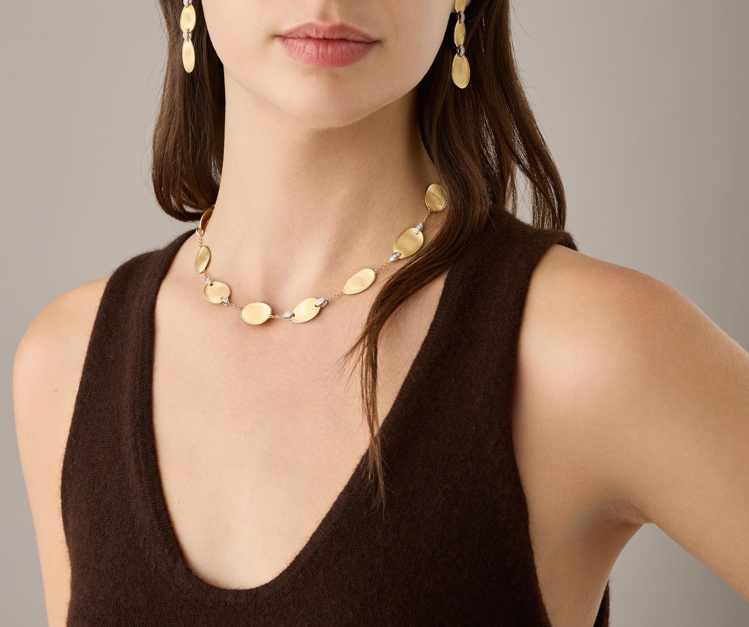 18kt yellow gold light chain necklace with diamond accents